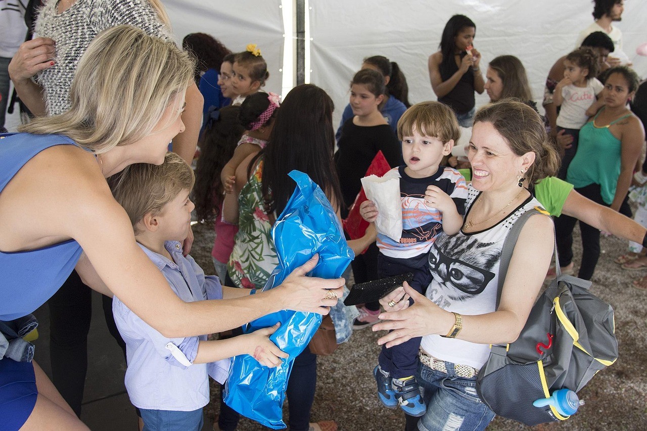 Volunteers serving meals
